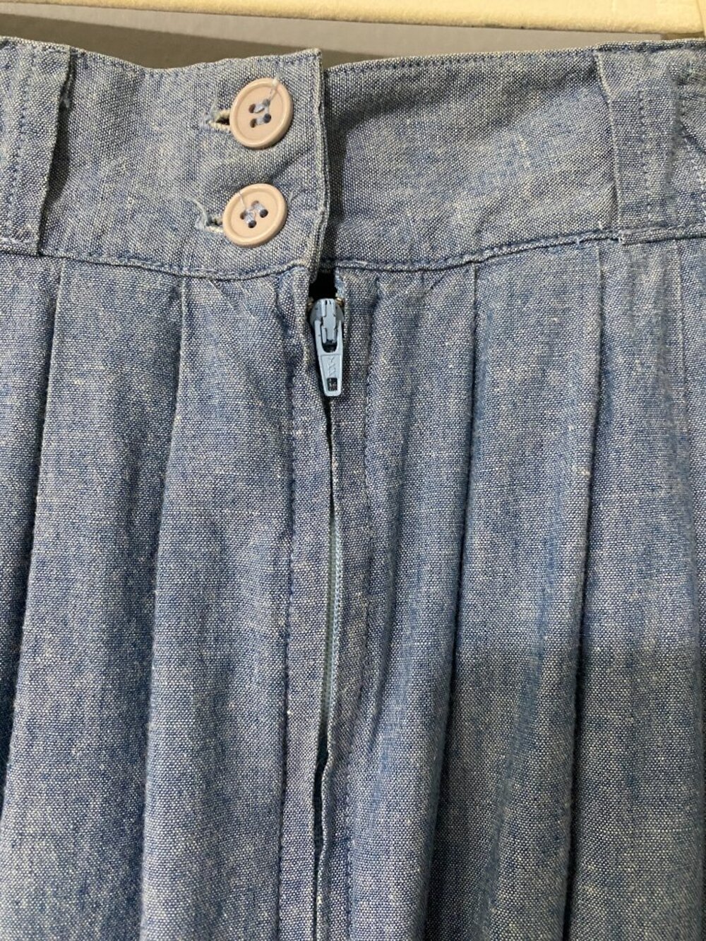 Vintage 1980s Denim Look Midi/Tea Length Skirt | Size 6 Petite |Pockets - Picture 8 of 9